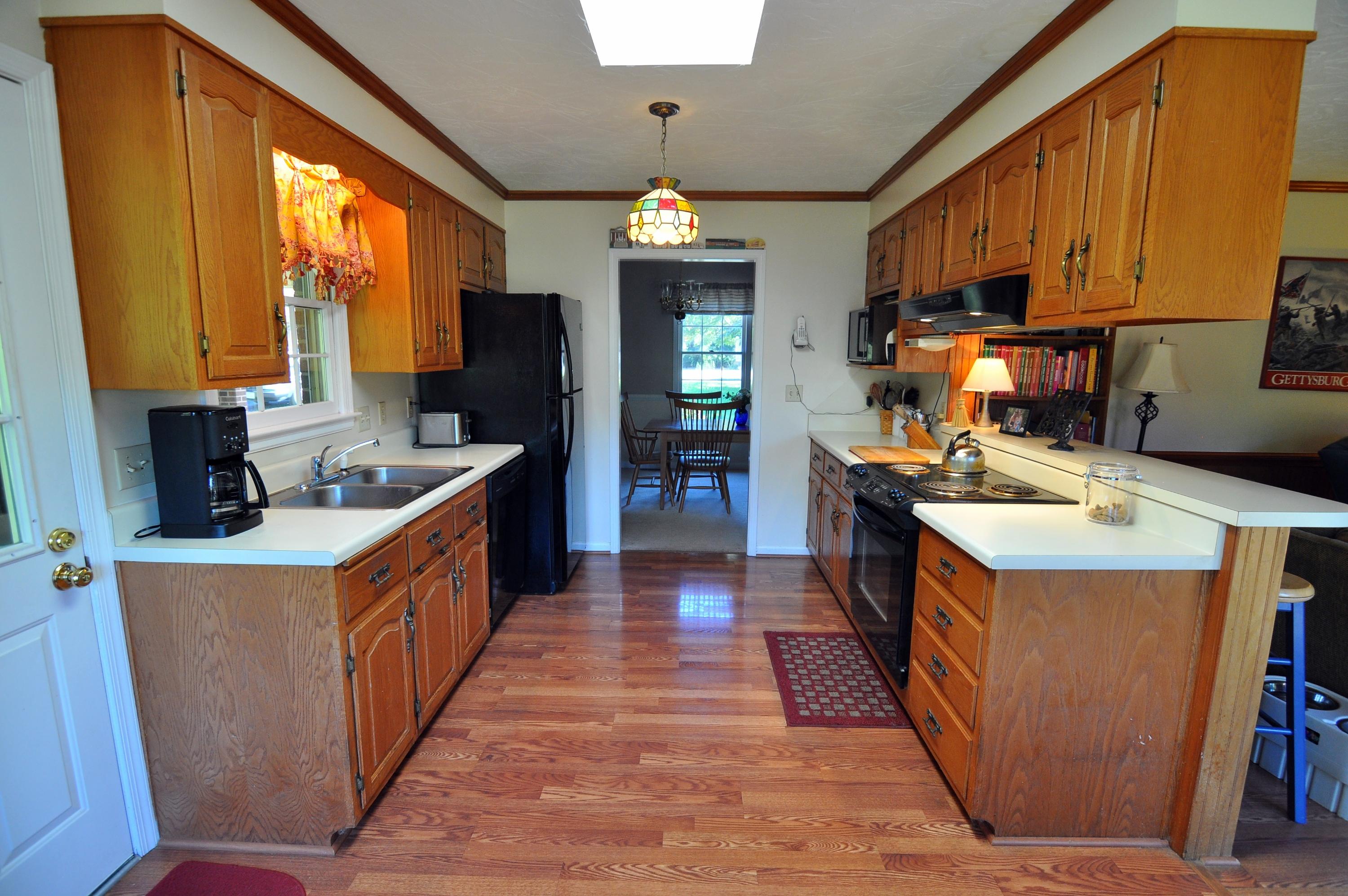 4744 Phyllis Road Northeast Roanoke, VA 24012 - Photo 7 of 43 Kitchen Main