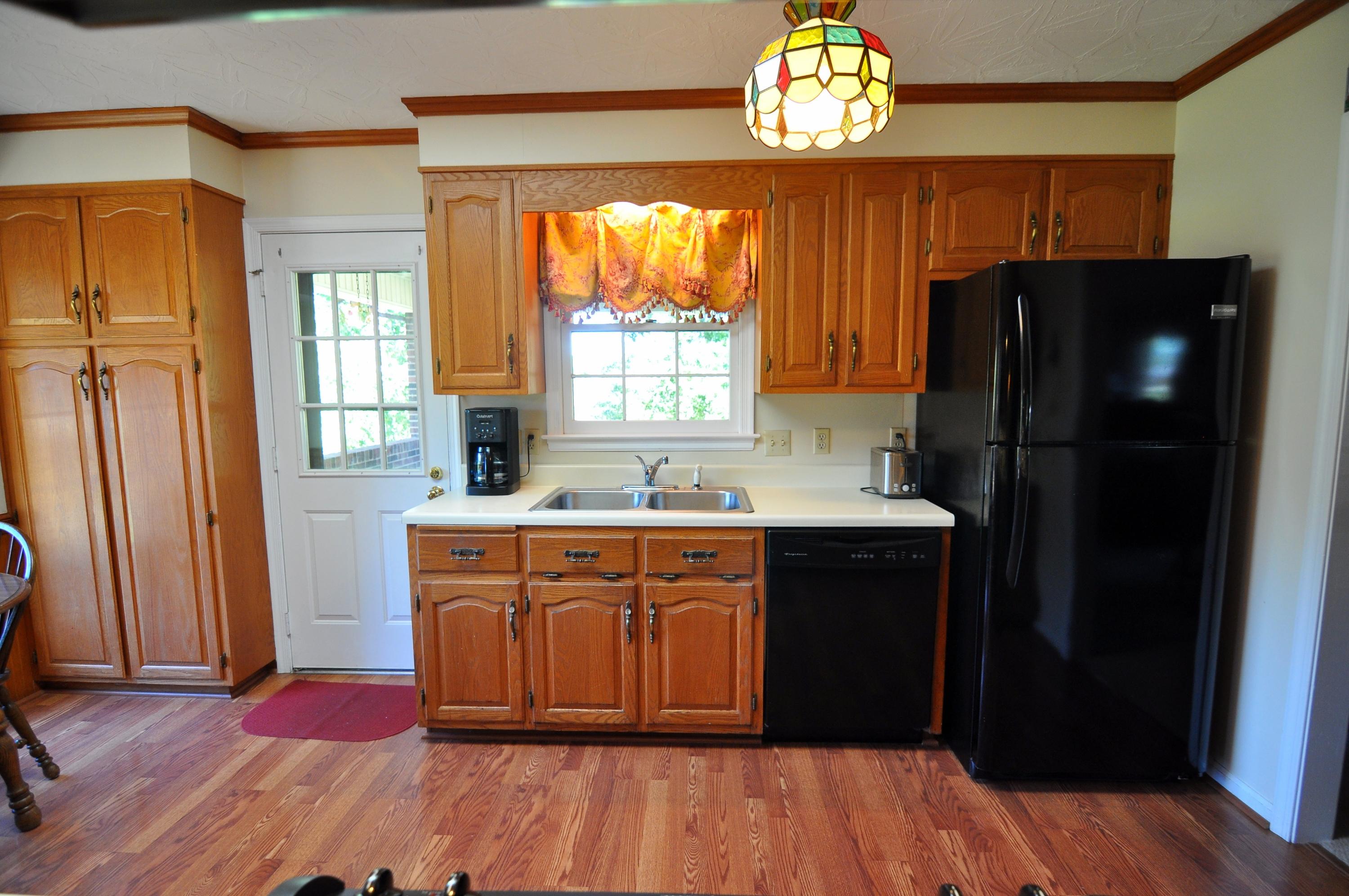 4744 Phyllis Road Northeast Roanoke, VA 24012 - Photo 9 of 43 Kitchen and pantry