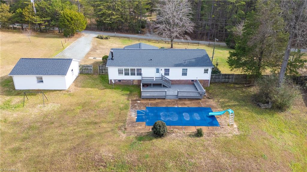 665 Pine Needle Trail Thomasville, NC 27360 - Photo 4 of 45