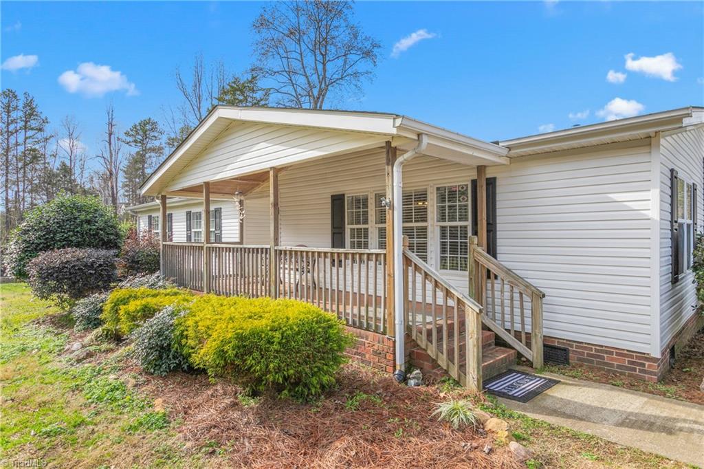 665 Pine Needle Trail Thomasville, NC 27360 - Photo 6 of 45