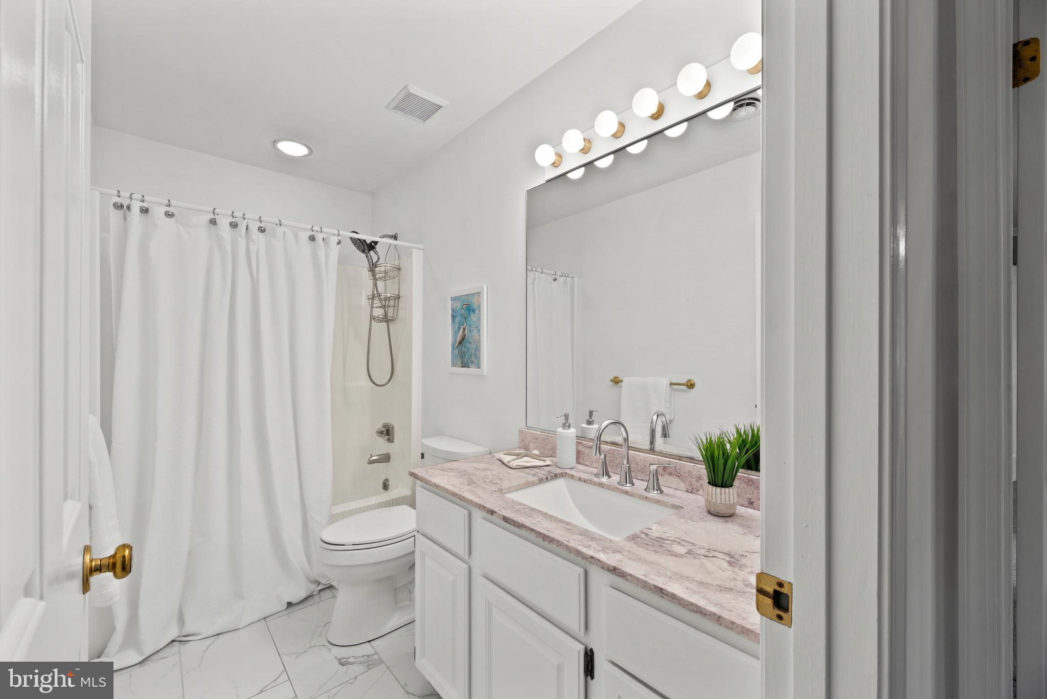 2107 Bennett Point Road Queenstown, MD 21658 - Photo 24 of 38 Hallway Full Bath