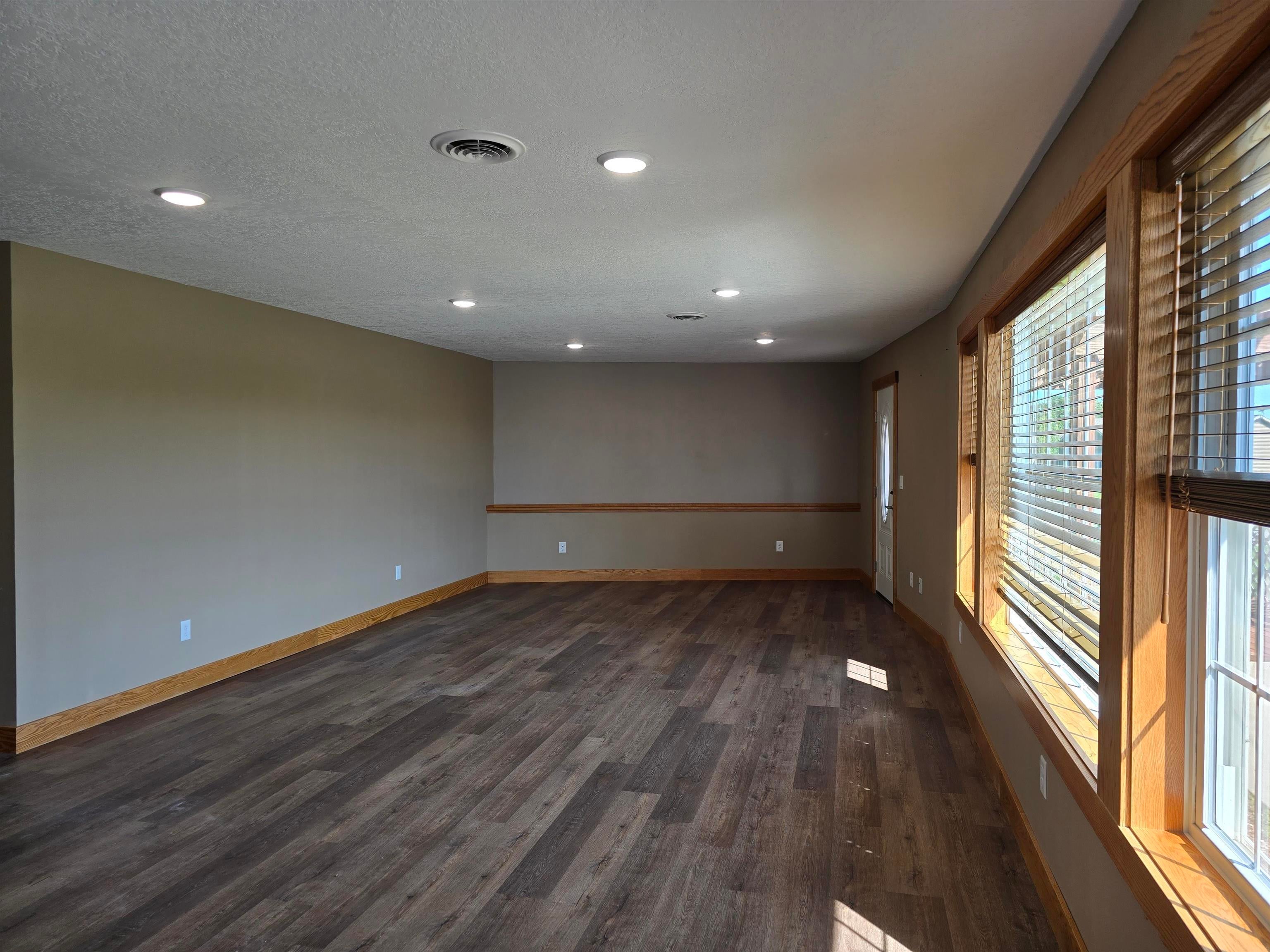 2411 Aspen Ln Road Decorah, IA 52101 - Photo 7 of 20 Gallery Image 7