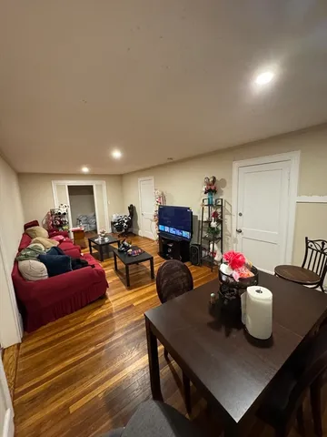 $3,800 | 180-182 Princeton Avenue, Unit 2, Waltham, MA 02451