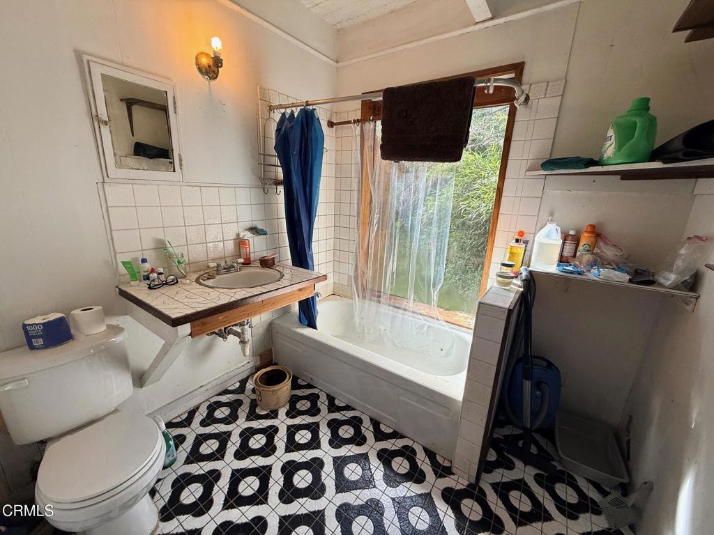 3480 Albion Ridge G Road North Albion, CA 95410 - Photo 12 of 32 Bathroom