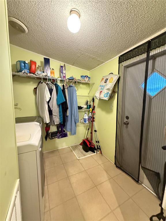 5109 Southwest 10th Street Bell, FL 32619 - Photo 27 of 38 a view of a room with gym equipment