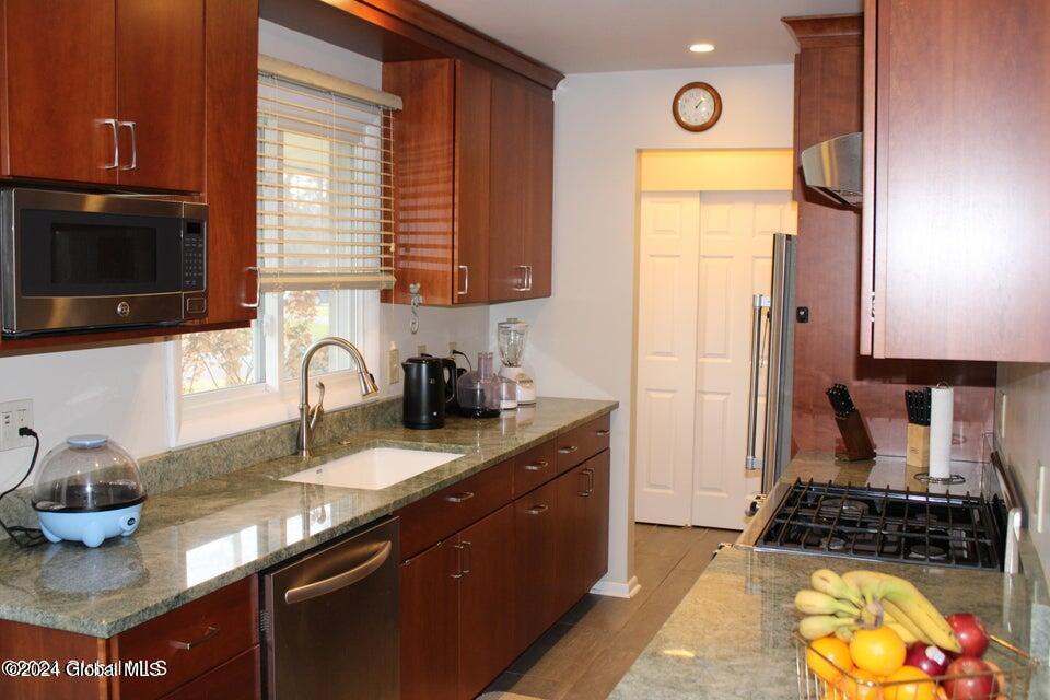 535 Dawson Road Bethlehem, NY 12054 - Photo 8 of 33 20240108192054637424000000-o