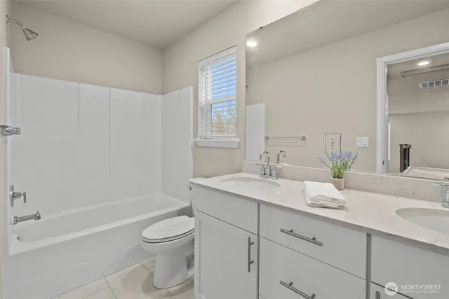 $700,000 | 10408 Treasure Drive Northwest, Silverdale, WA 98383