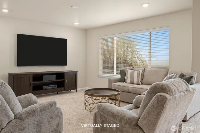 $700,000 | 10408 Treasure Drive Northwest, Silverdale, WA 98383