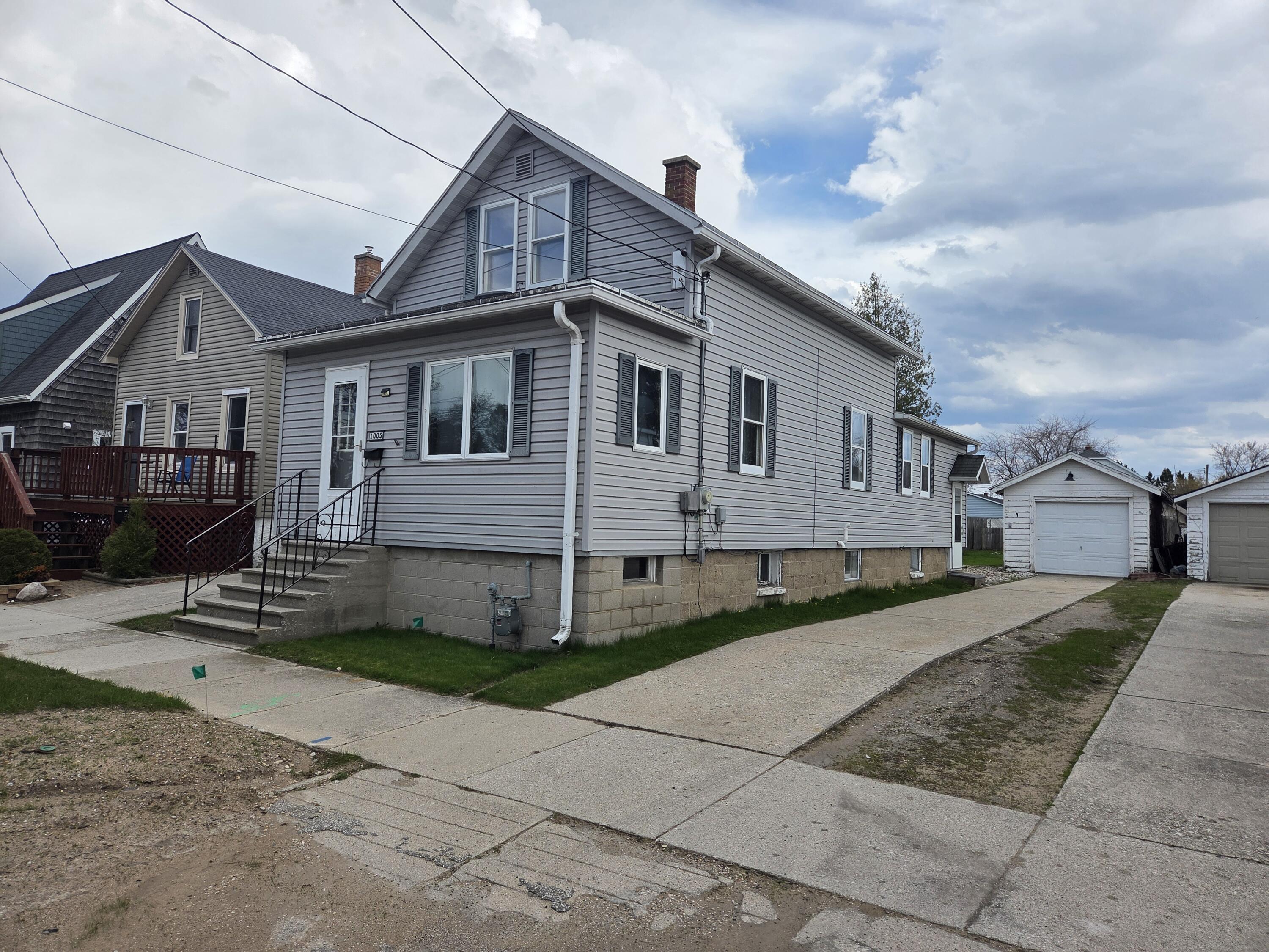 1005 19th Street Two Rivers, WI 54241 - Photo 1 of 1 20260504_155825