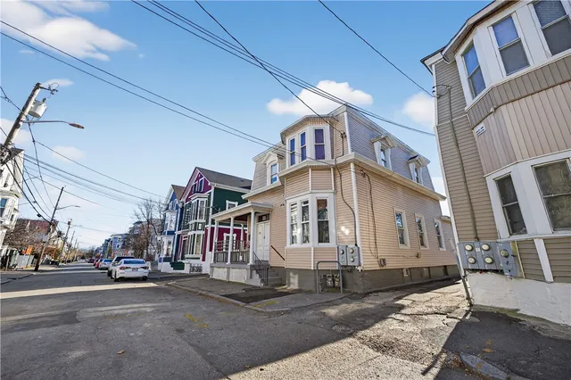 $569,900 | 206 Hanover Street, Providence, RI 02907