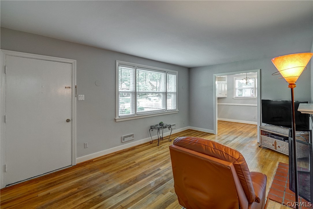 8717 Mapleton Road Henrico, VA 23229 - Photo 4 of 43 Gallery Image 4