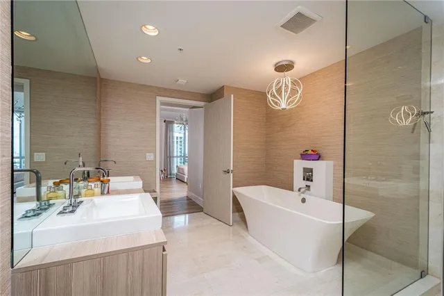 a view of ocean with city view