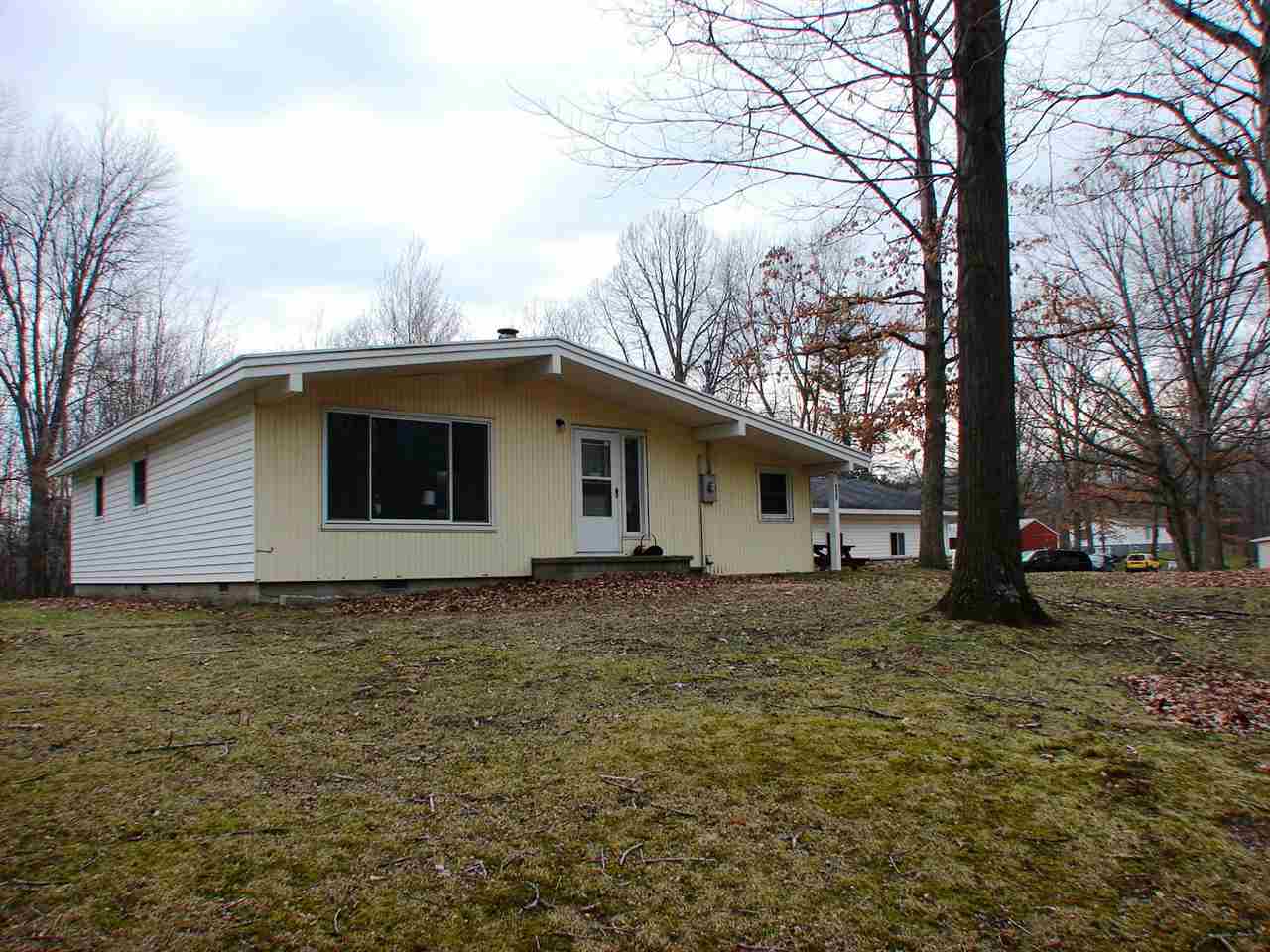 8567 West St Charles Road Sumner, MI 48889 - Photo 37 of 40 1813736-36.JPG