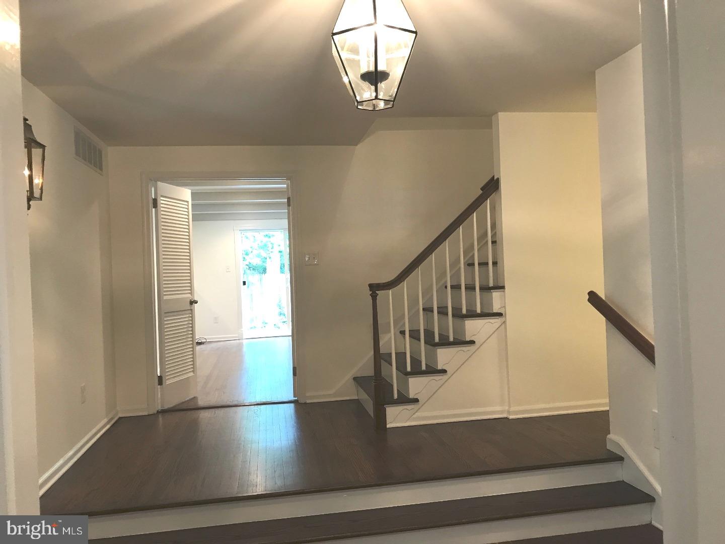 12 Dunbarton Road Cherry Hill, NJ 08003 - Photo 4 of 25 Foyer