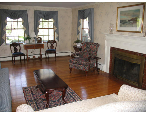 6 Longwood Road Milton, MA 02186 - Photo 2 of 10 Gallery Image 2