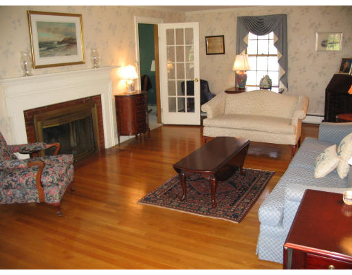 6 Longwood Road Milton, MA 02186 - Photo 3 of 10 Gallery Image 3