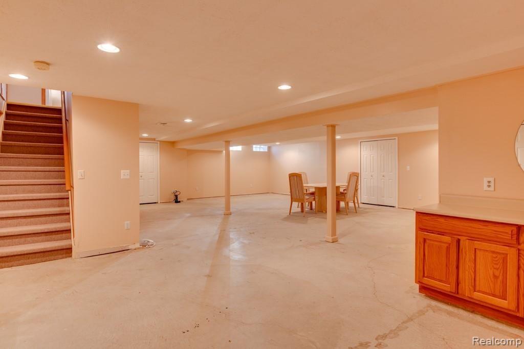 385 Buttercup Drive Rochester Hills, MI 48307 - Photo 28 of 33