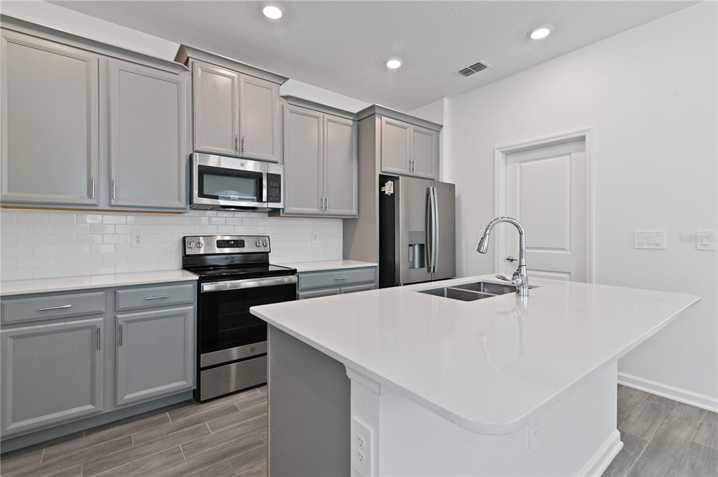 6446 Limberpine Alley St. Cloud, FL 34771 - Photo 11 of 32