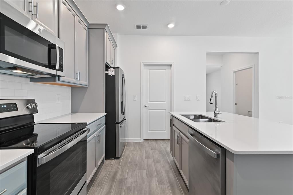 6446 Limberpine Alley St. Cloud, FL 34771 - Photo 12 of 32