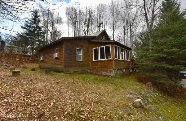 $219,900 | 2 Mountain Street, Greenfield, NY 12850