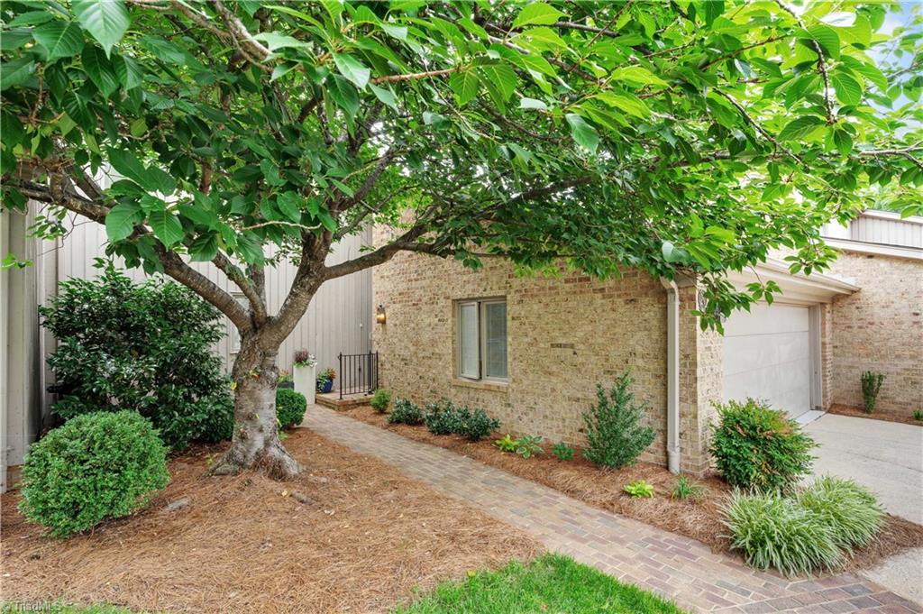 20 Ramsgate Court Greensboro, NC 27410 - Photo 2 of 43