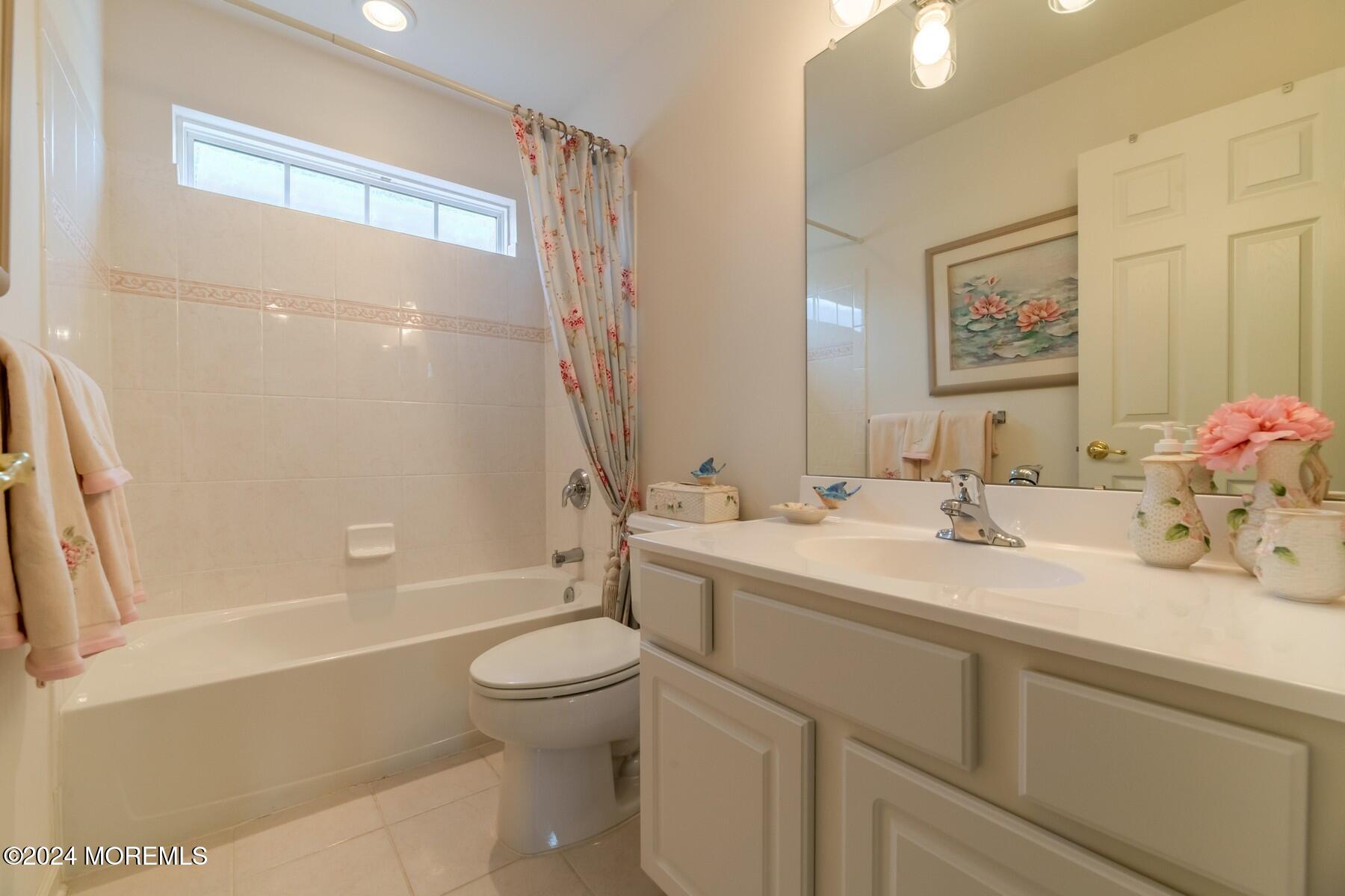88 Gables Way Jackson, NJ 08527 - Photo 35 of 53 Loft Bath