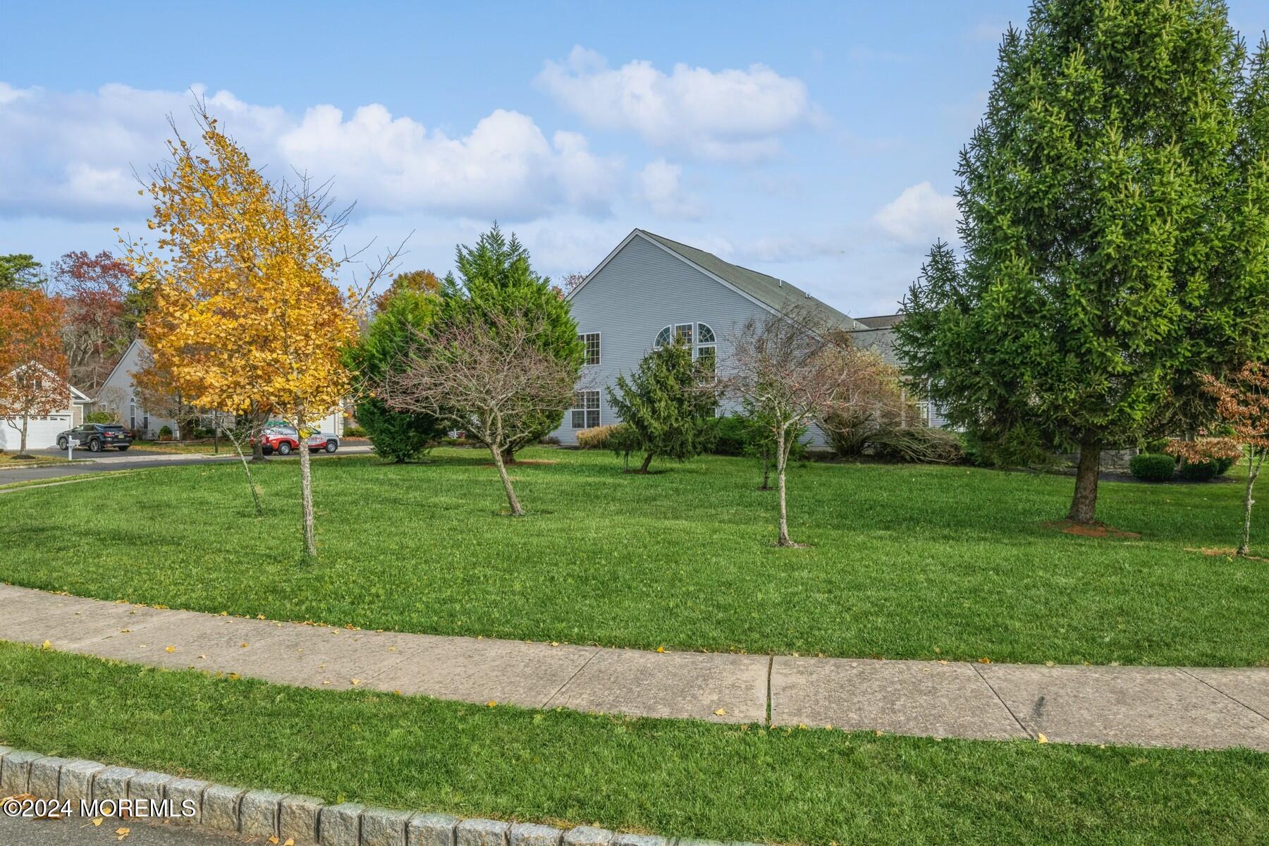 88 Gables Way Jackson, NJ 08527 - Photo 45 of 53 View of expansive lawn