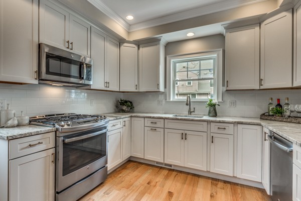 5 Veteran Road, Unit 1 Woburn, MA 01801 - Photo 11 of 30 Gallery Image 11