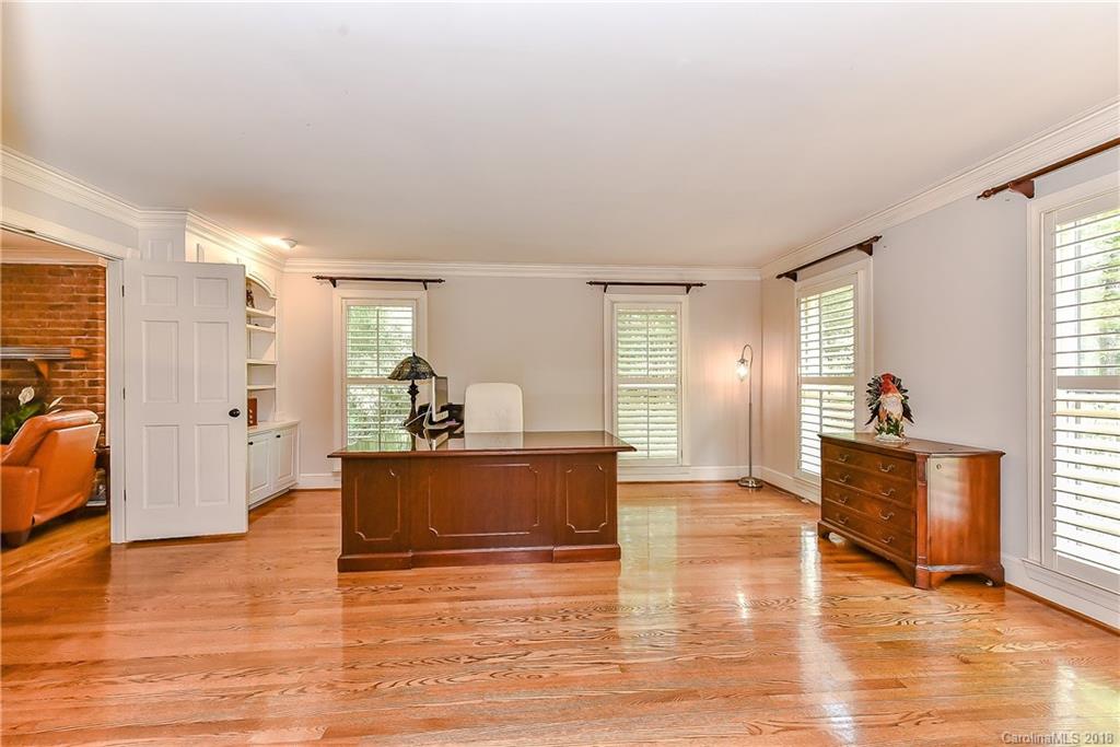 3231 Plantation Road Charlotte, NC 28270 - Photo 5 of 28 Gallery Image 5