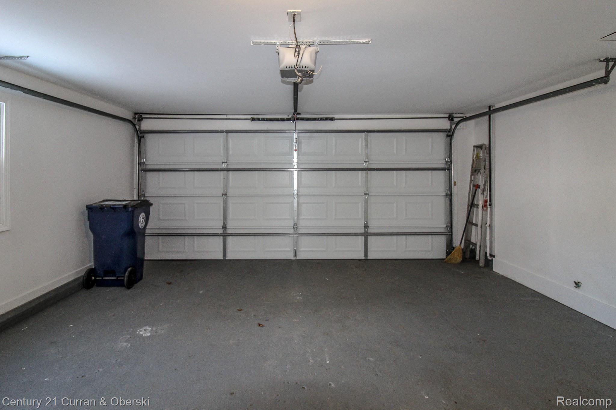 2264 Lancaster Road Bloomfield Hills, MI 48302 - Photo 16 of 22 2 car attached garage