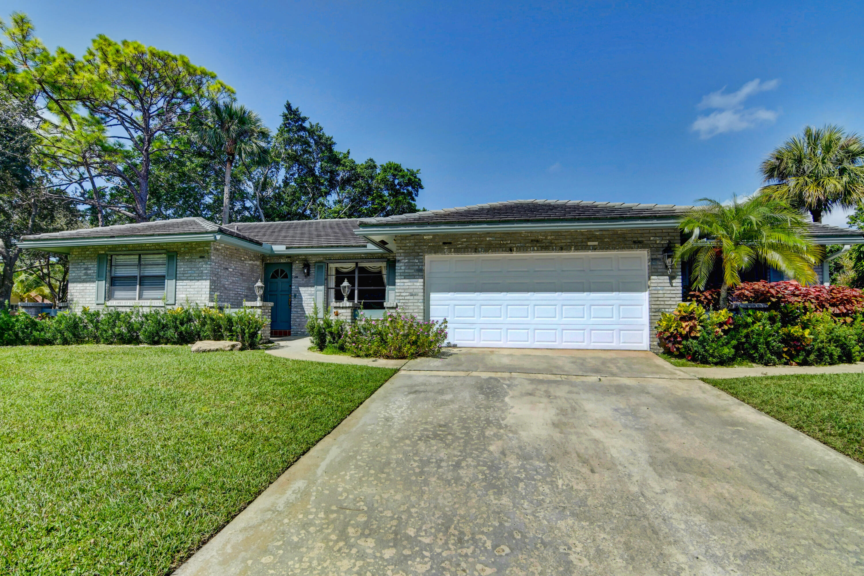 2901 Northwest 24th Terrace Boca Raton, FL 33431 - Photo 5 of 79 25_dsc_3388_89_90_91_92