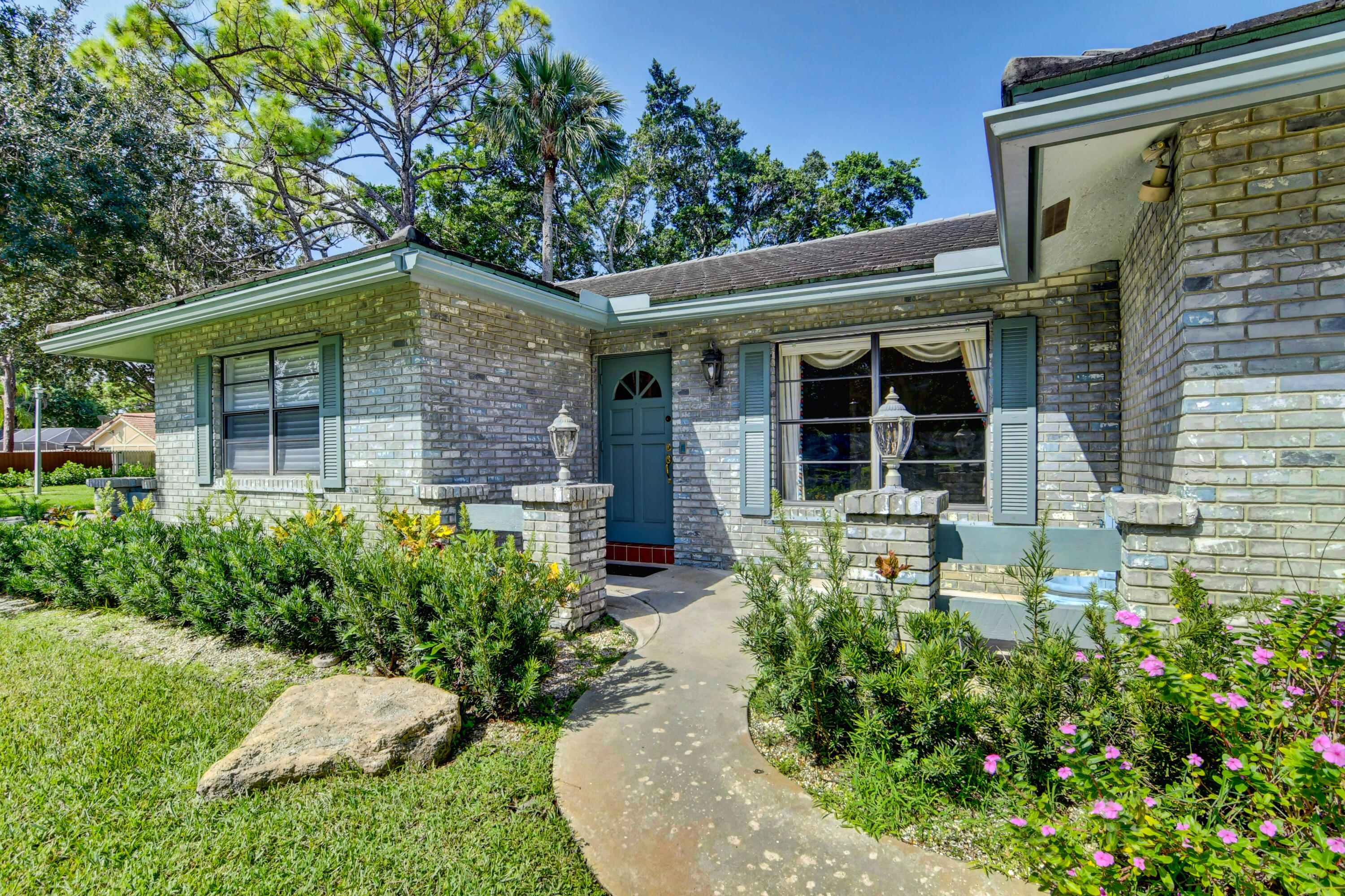 2901 Northwest 24th Terrace Boca Raton, FL 33431 - Photo 6 of 79 26_dsc_3398_399_400_401_402