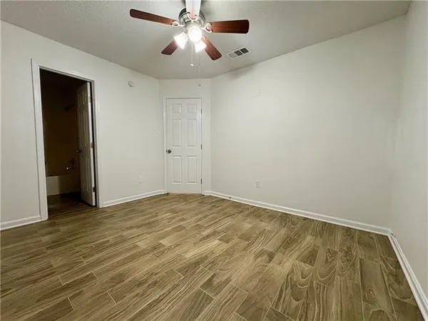 $1,600 | 3014 Destrehan Avenue, Harvey, LA 70058