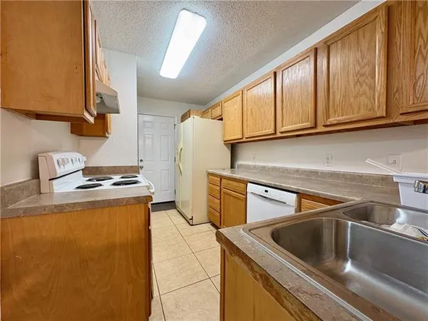 $1,600 | 3014 Destrehan Avenue, Harvey, LA 70058