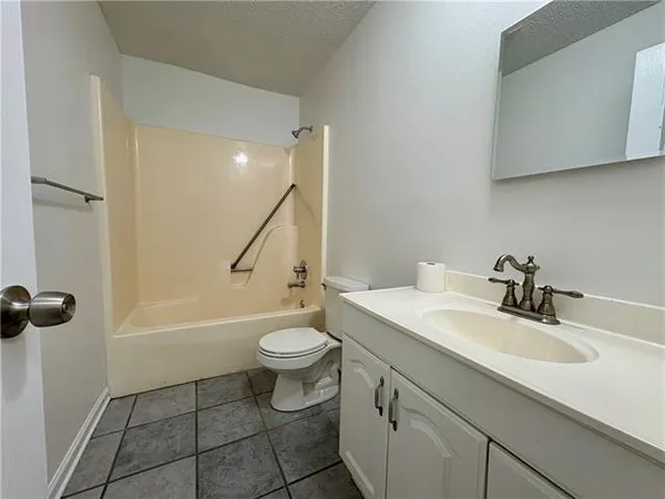 $1,600 | 3014 Destrehan Avenue, Harvey, LA 70058