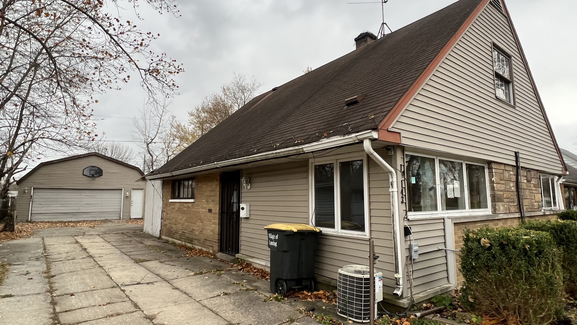 17143 Ridgewood Avenue Lansing, IL 60438 - Photo 3 of 14 Gallery Image 3