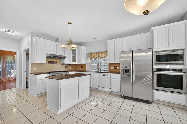 $3,950 | 14107 Glasgow Place, Houston, TX 77077