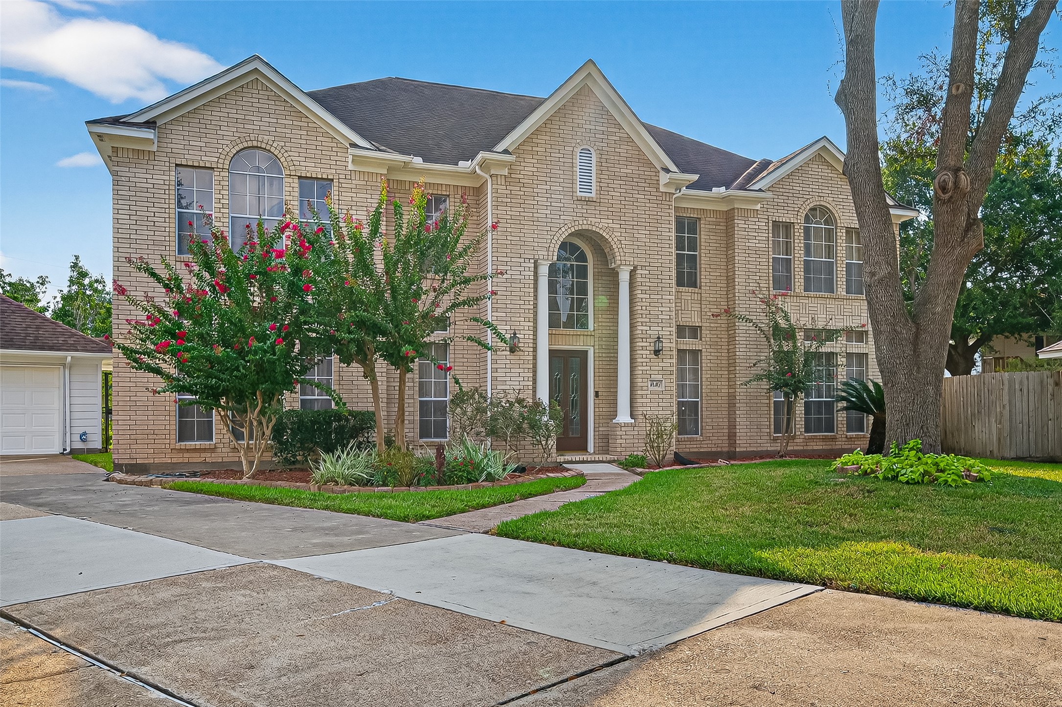 14107 Glasgow Place Houston, TX 77077 - Photo 2 of 50