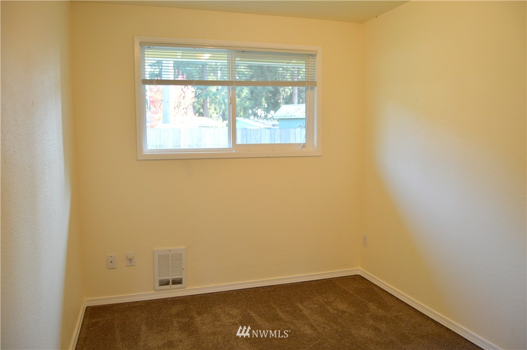 910 Gregory Way Southeast Lacey, WA 98513 - Photo 13 of 18 Gallery Image 13