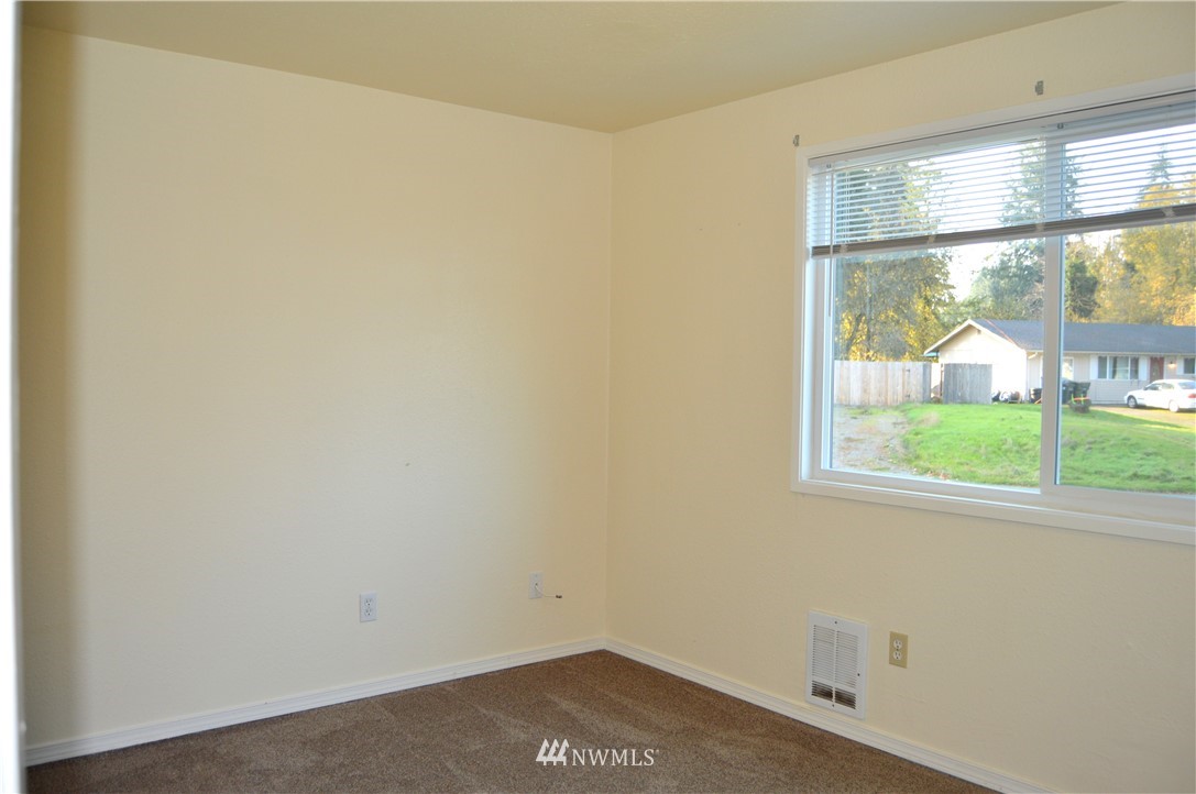 910 Gregory Way Southeast Lacey, WA 98513 - Photo 14 of 18 Gallery Image 14