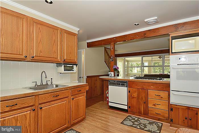 837 Bowie Road Rockville, MD 20852 - Photo 5 of 23 Kitchen