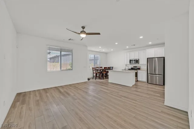 $2,550 | 8852 Flora Run Avenue, Las Vegas, NV 89166