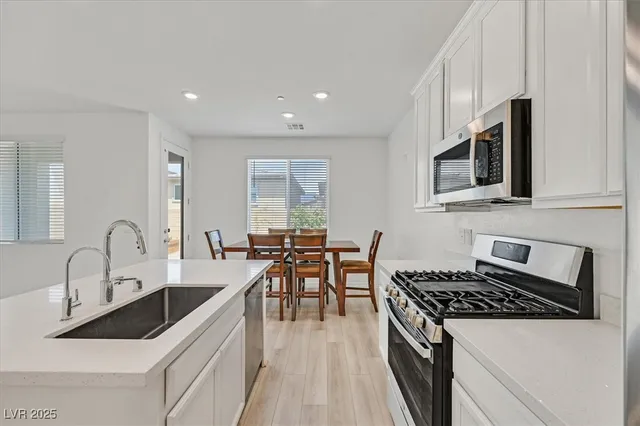 $2,550 | 8852 Flora Run Avenue, Las Vegas, NV 89166