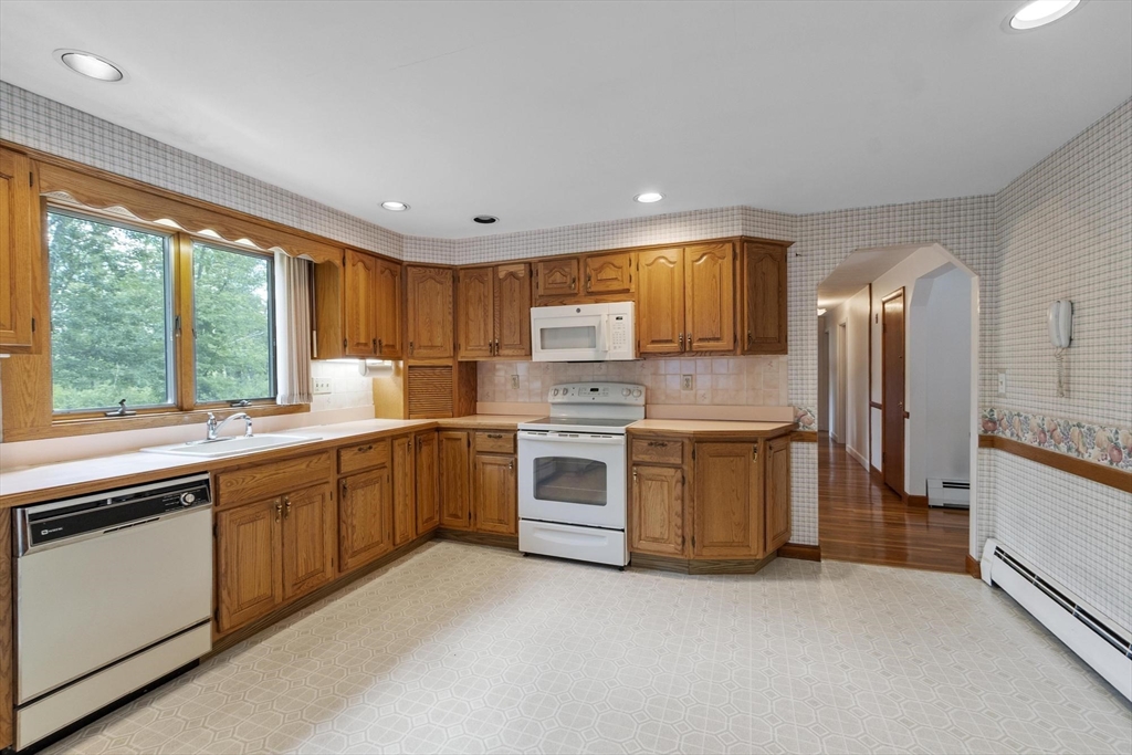 414 Grove Street Reading, MA 01867 - Photo 24 of 37