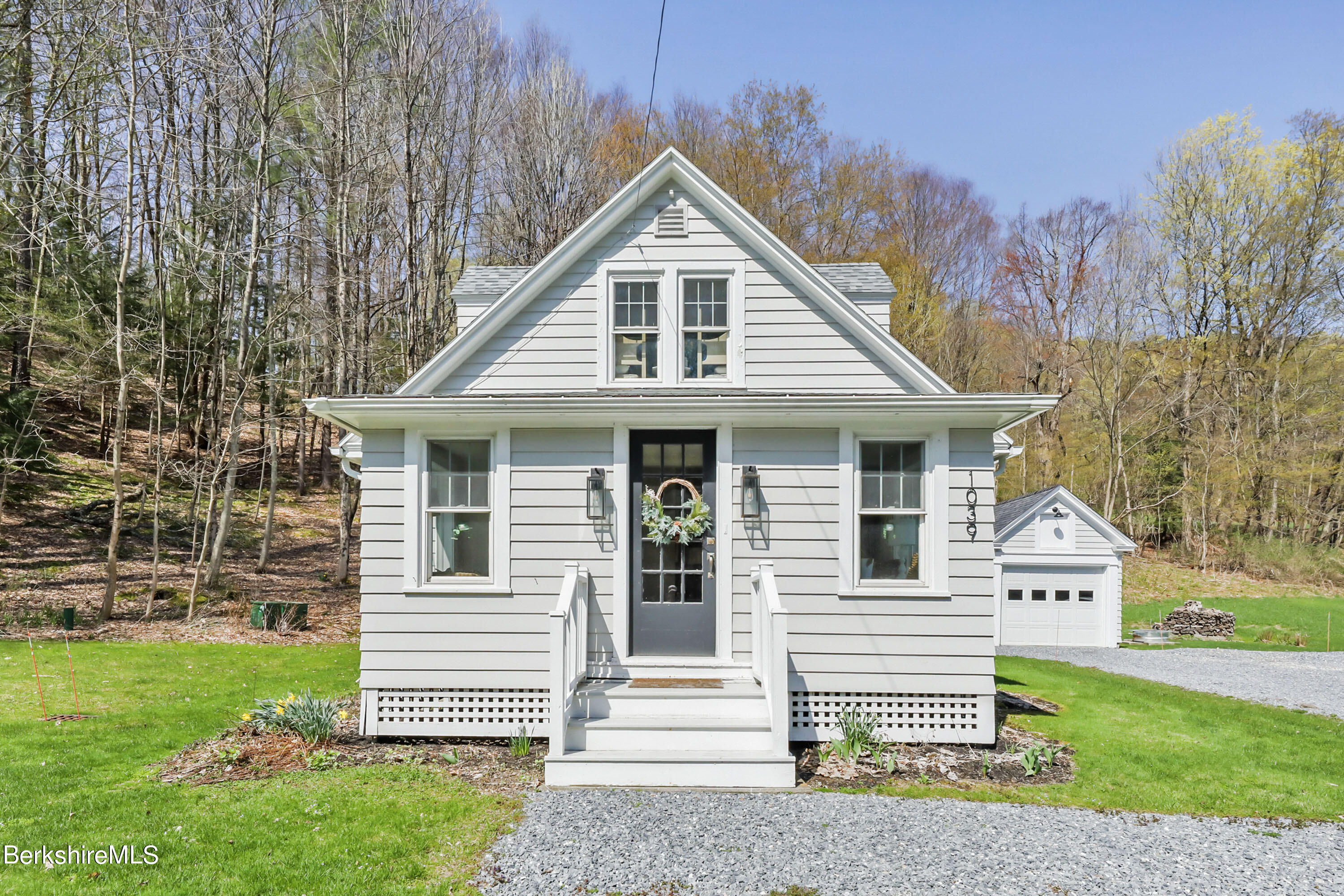 10 Exterior Front
