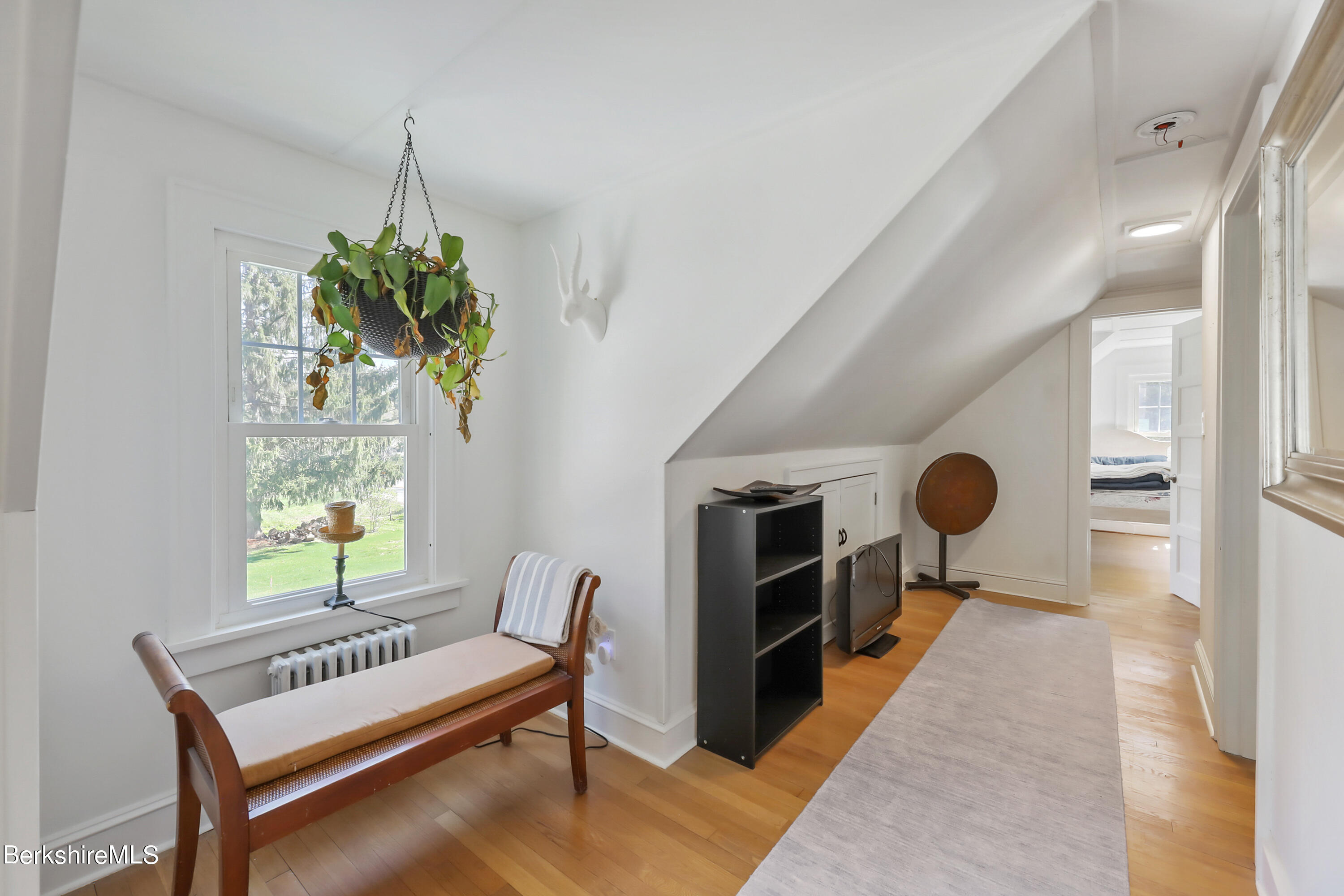 1039 Cold Spring Road Williamstown, MA 01267 - Photo 17 of 26 120 Second Floor Hallway