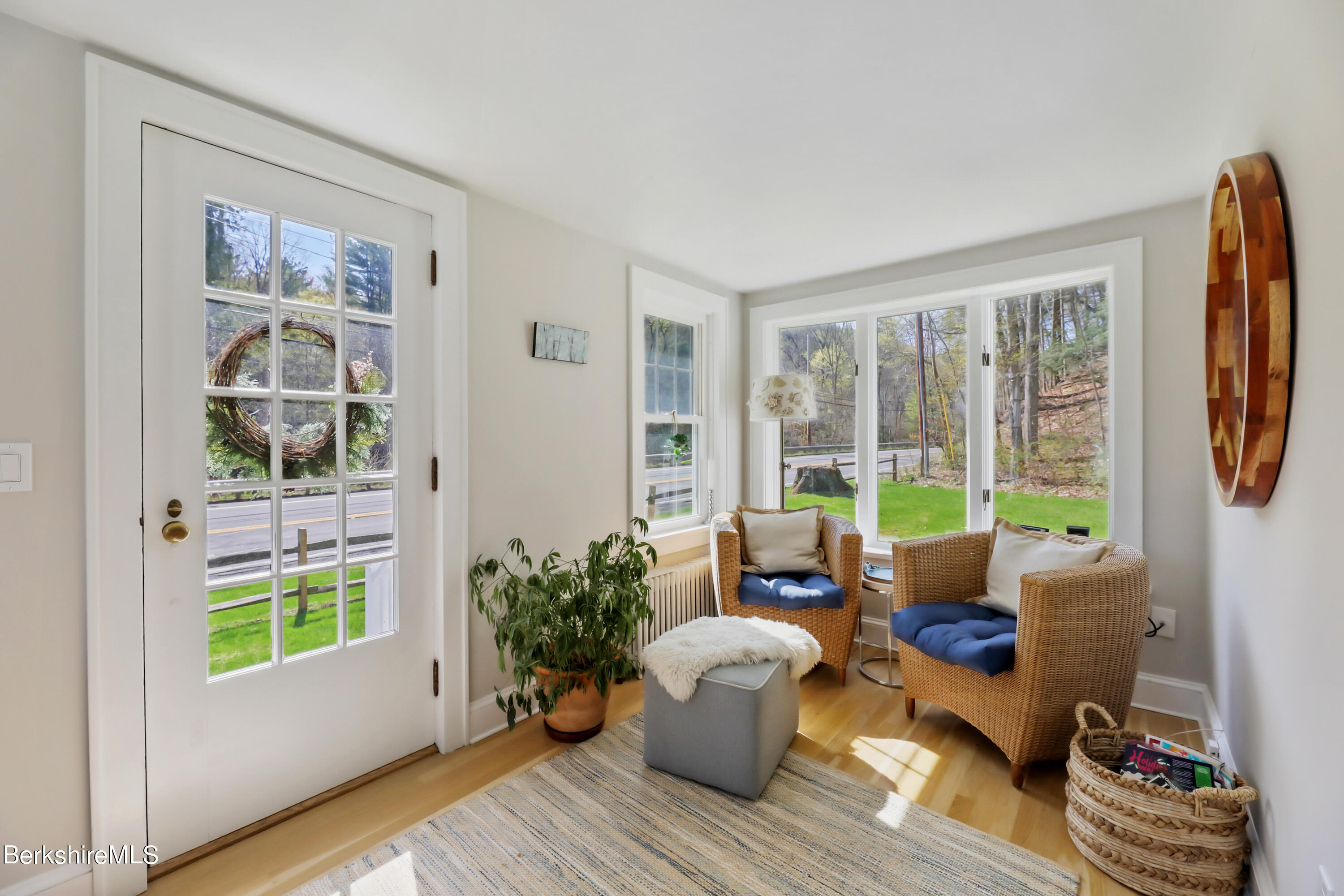25 Sitting Area