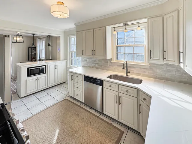 $425,000 | 24 Normandy Circle, Memphis, TN 38111