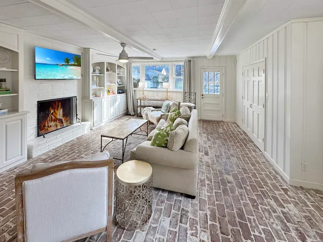 $425,000 | 24 Normandy Circle, Memphis, TN 38111