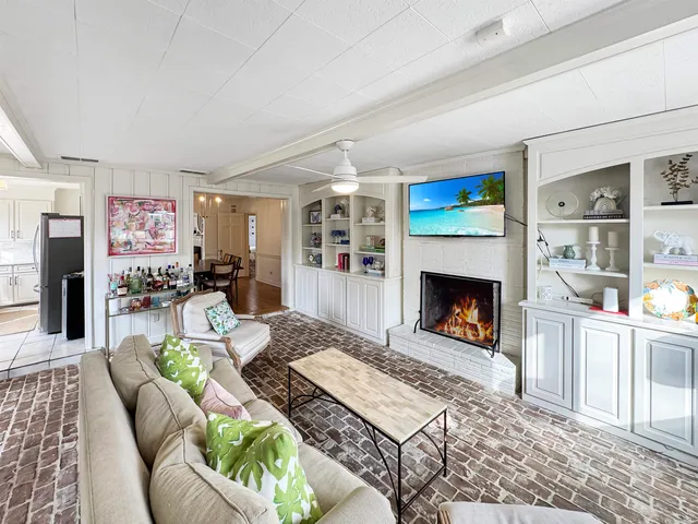 $425,000 | 24 Normandy Circle, Memphis, TN 38111